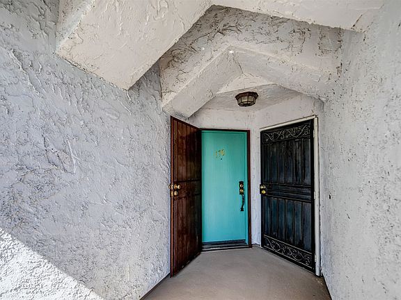 3rd image of 5301 Waverly Dr #170