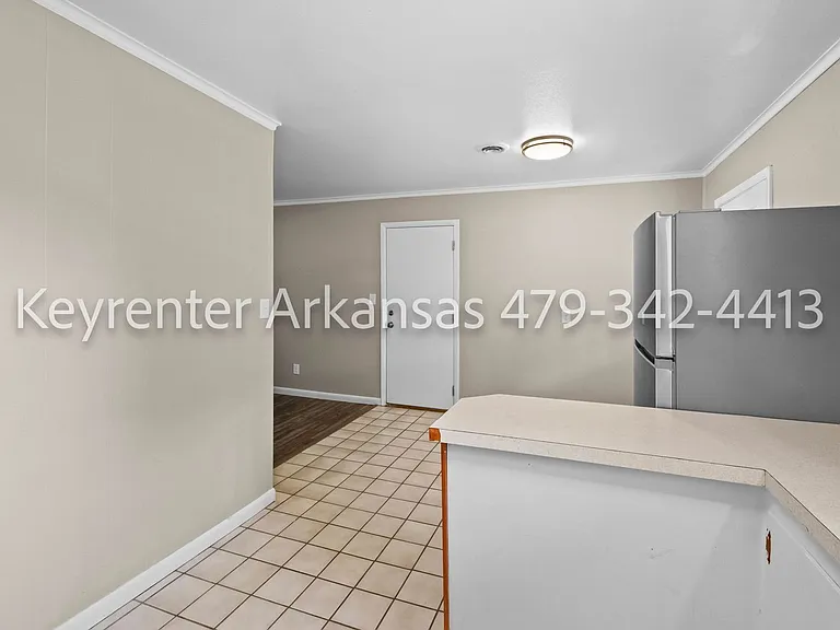 207 Carlton St — Photo 13