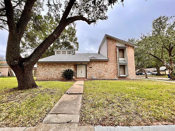 3rd image of 2706 Quail Valley East Dr