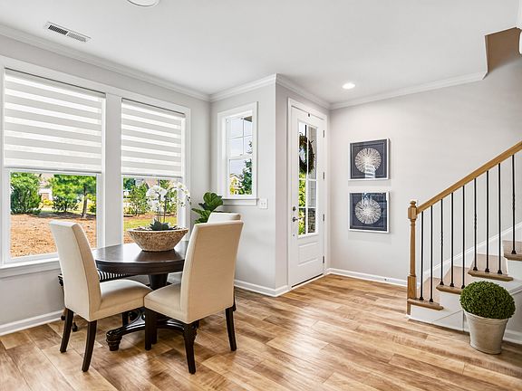 4th image of 717 Churton Pl