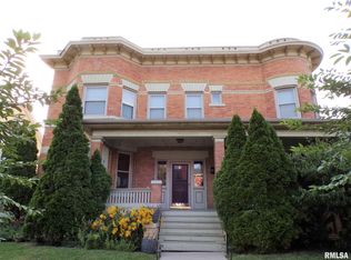 300 S A St APT 1, Monmouth, IL 61462