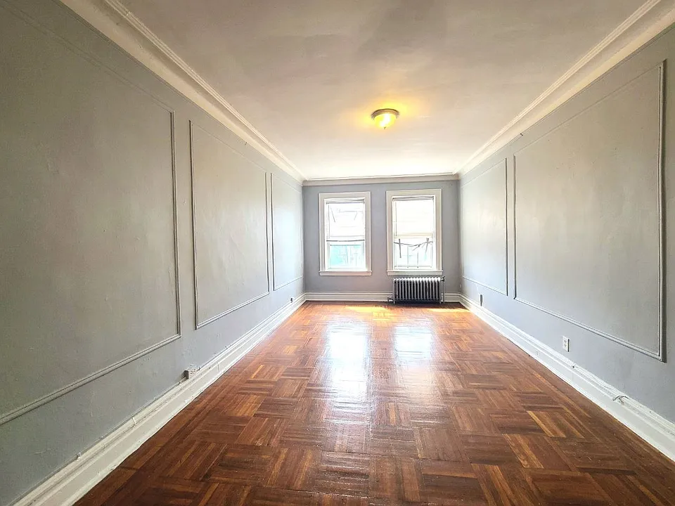 62 S Munn Ave #211