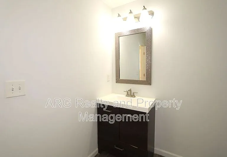 1095 Ira St SW — Photo 16