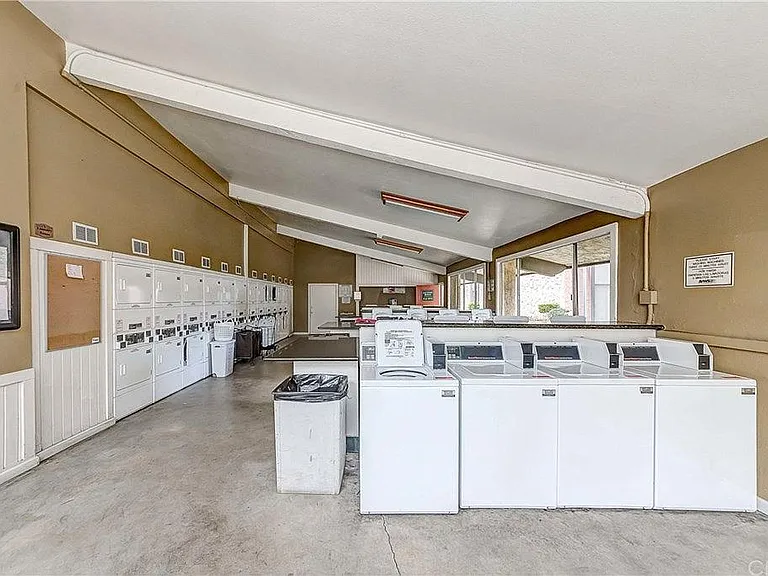 23316 Marigold Ave — Photo 7