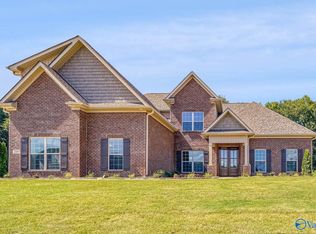 209 Oakland View Dr, Brownsboro, AL 35741