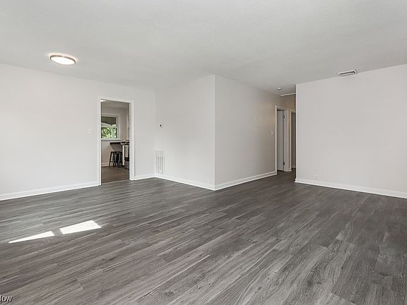 5th image of 20506 Randolph Pkwy
