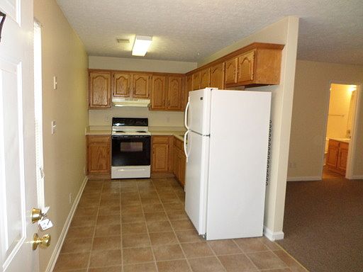 1st image of 100 Pinnacle Ct APT 207