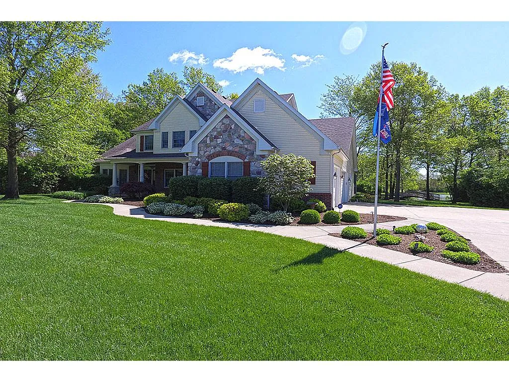 4130 Meadow Park Dr photo 1
