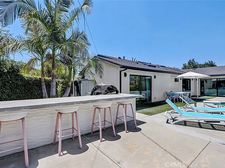 832 N Oceanbluff Ave — Photo 45