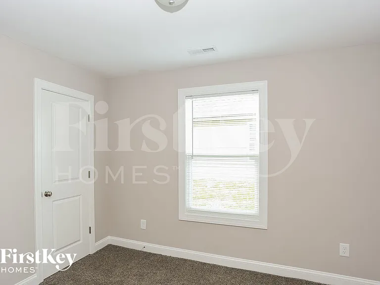 337 Pecan Ct SW — Photo 8