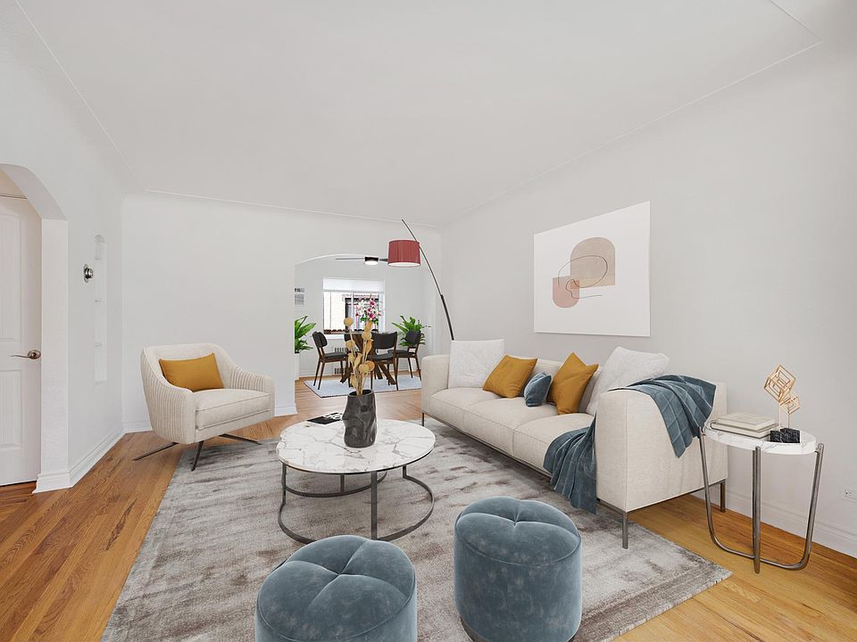 Large living space open to dinning room