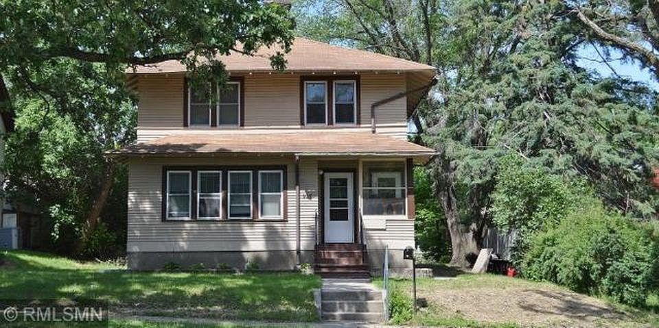 1st image of 907 10th Ave S #1