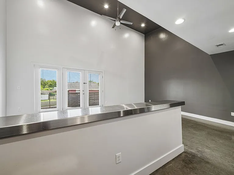 Myers Flats - 3 Bedroom — Photo 19