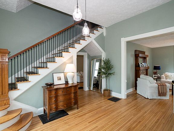 5th image of 816 W State Street