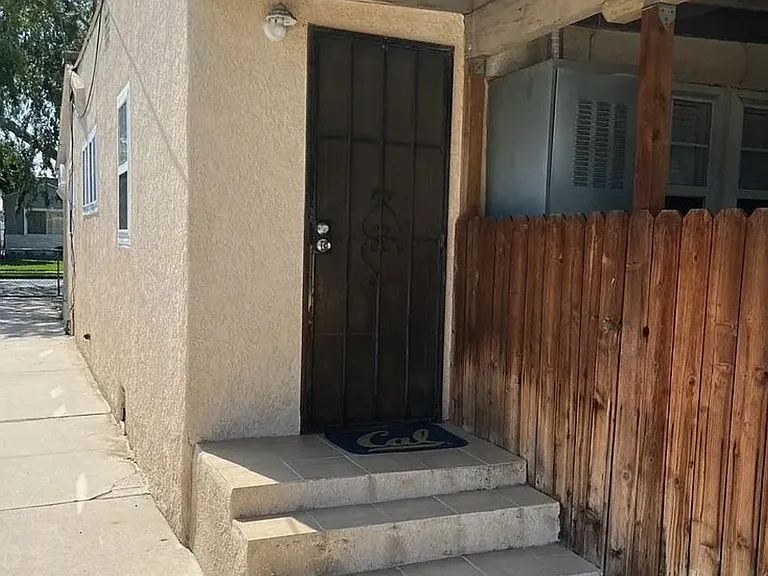 San Vincente Ave — Photo 2