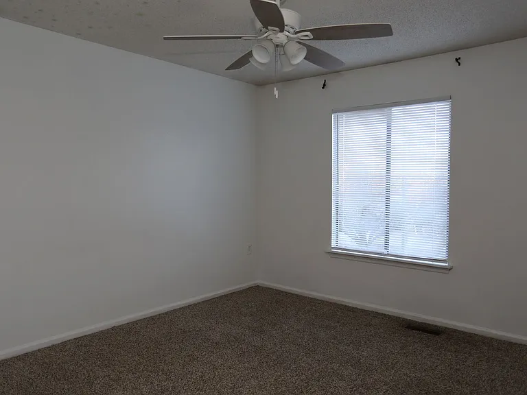 251 Knight Dr #7 — Photo 7