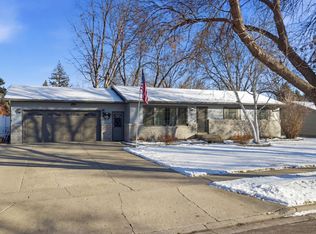 1223 Melrose Dr, Aberdeen, SD 57401