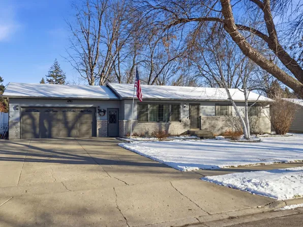 1223 Melrose Dr, Aberdeen, SD 57401