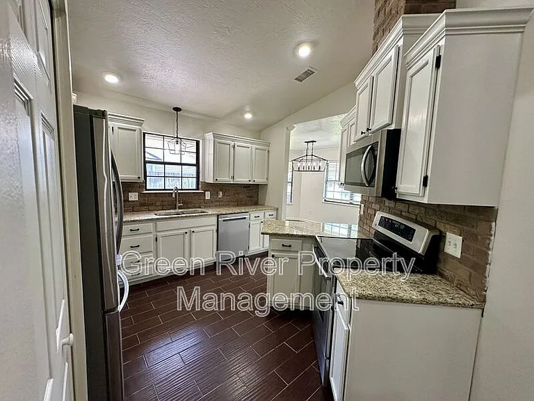 3288 Deerfield Pointe Dr — Photo 8