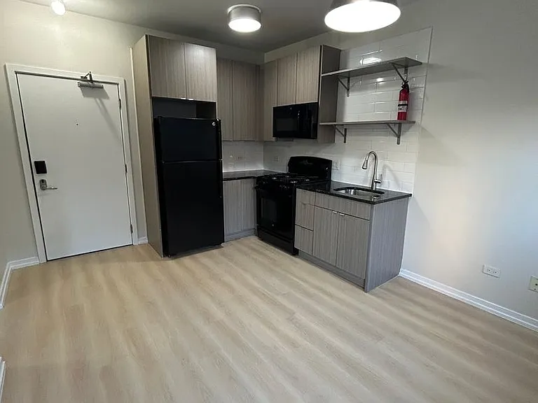 5051 N Kenmore Ave — Photo 59