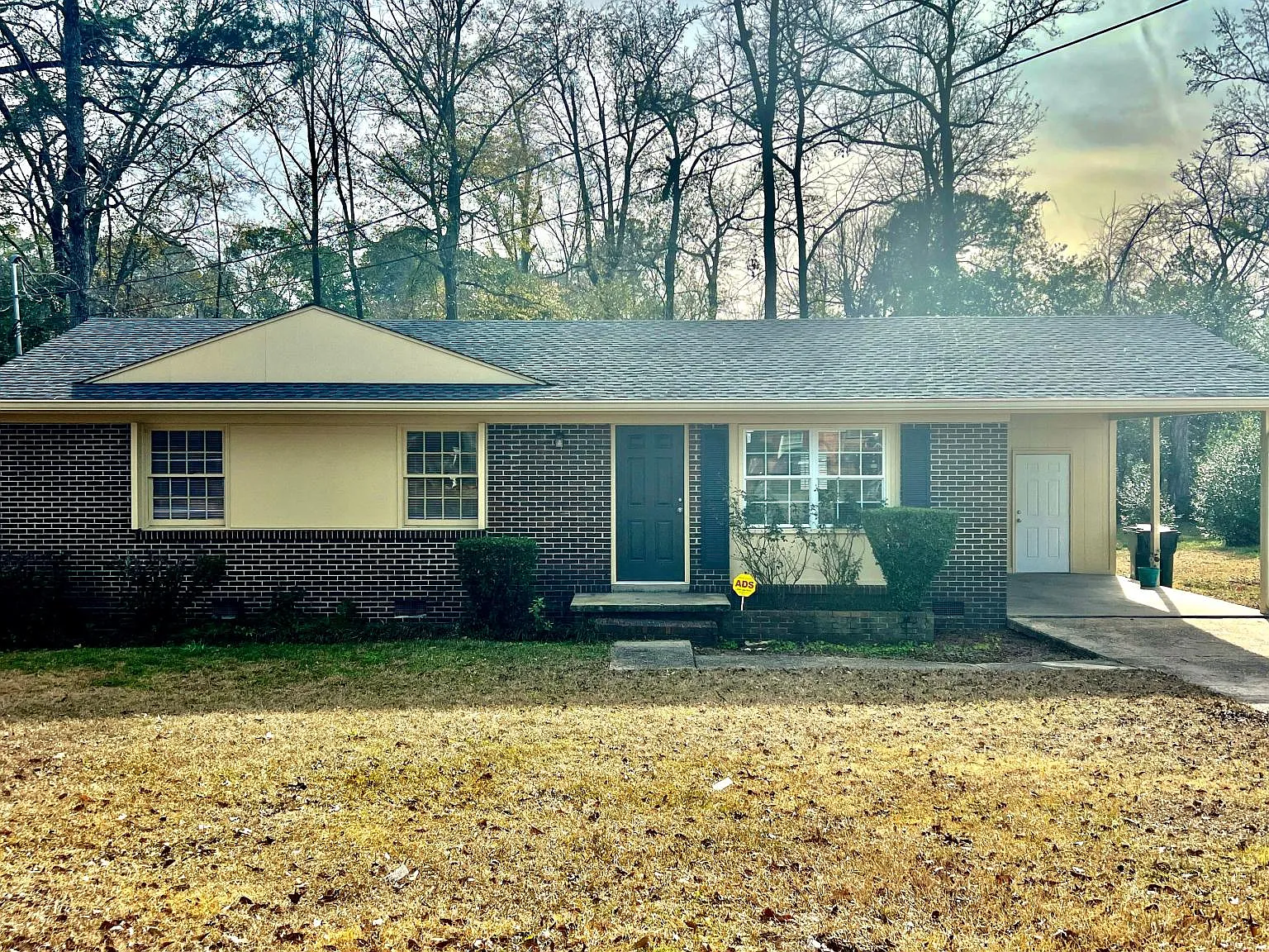 3 bed, 1075 sqft, $1,000 — Photo 1