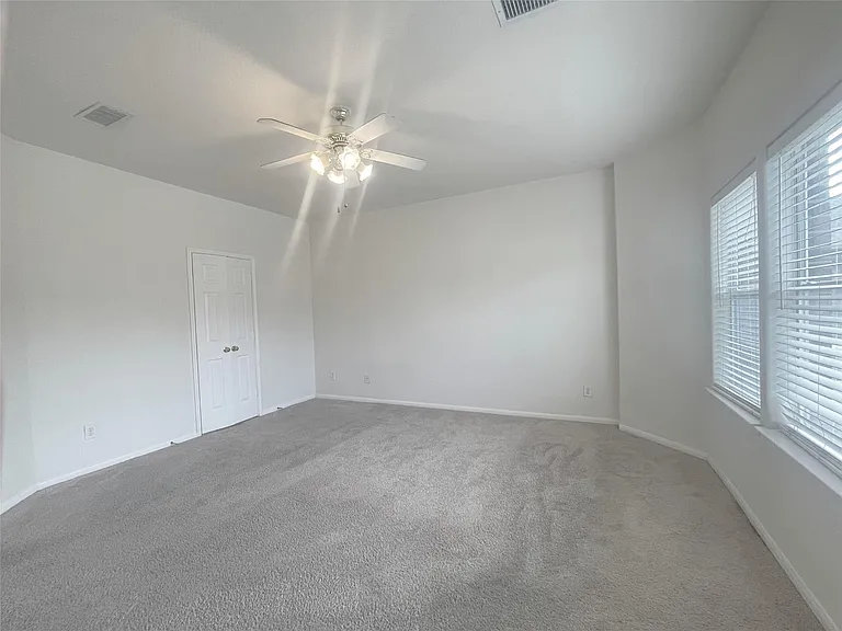 18807 Harbor Key Cir — Photo 10