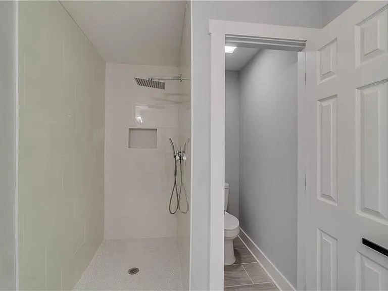 2389 Highpoint Rd #A — Photo 28