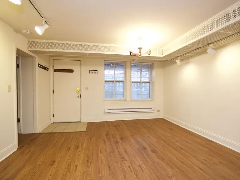 626 W Wellington Ave #RG — Photo 7