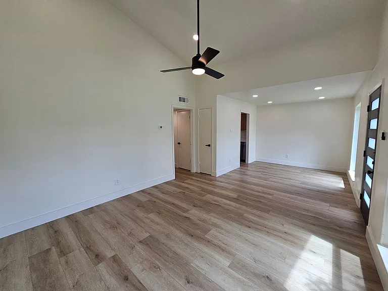 1725 R Ave — Photo 8