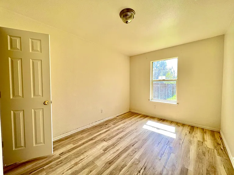 5004 Chapman St #5004 — Photo 15