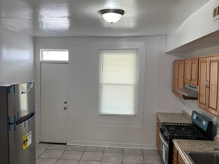 1662 Darley Ave — Photo 5