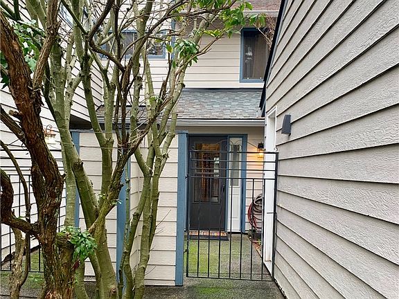 3rd image of 1500 Lake Park Dr SW APT 27