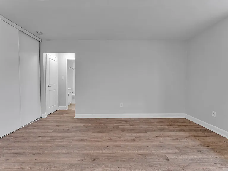 800 Castell Rd — Photo 16