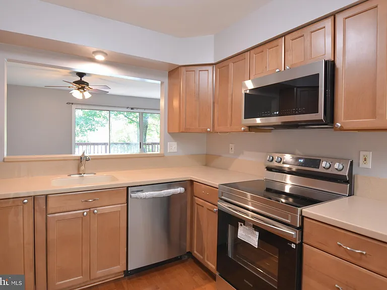 13326 Waterside Cir — Photo 7