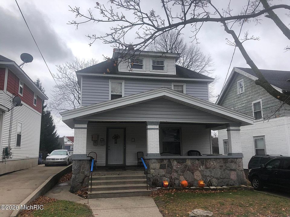 1st image of 904 Bates St SE