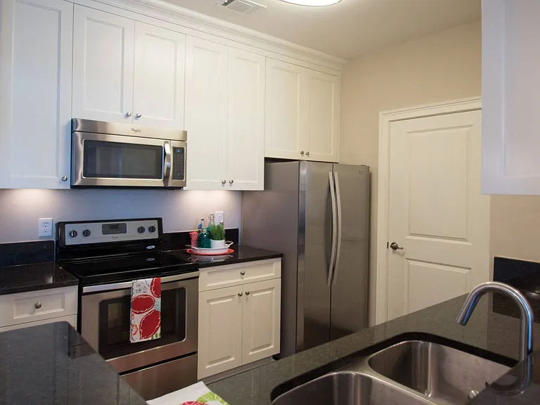 Greystone Vista Apartment Homes — Photo 24