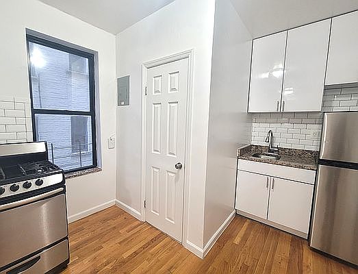 2nd image of 175 E 101st St #8B