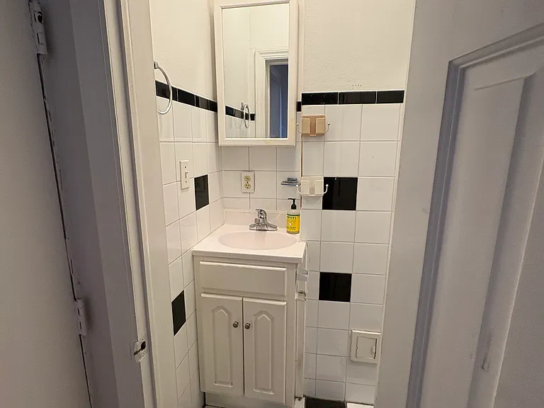 212 Kent St #3R — Photo 7