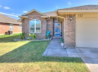332 W Tecumseh Meadows Dr, Norman, OK 73069