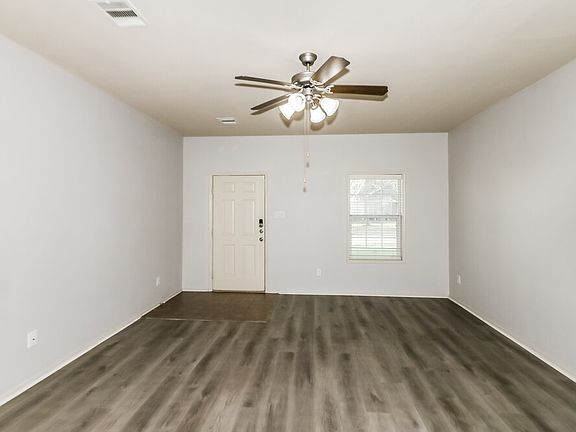 4th image of 19758 Crossfalls Ln