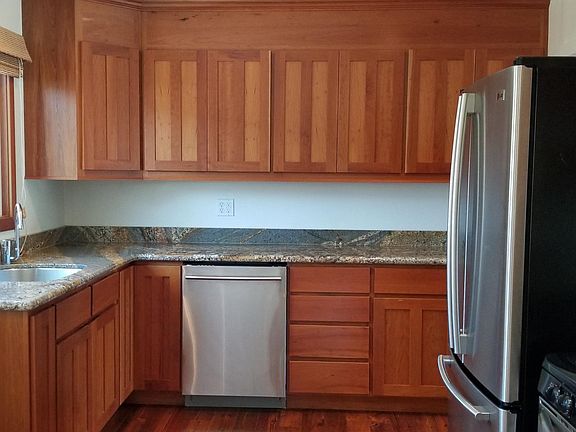 3rd image of 1550 West Ave
