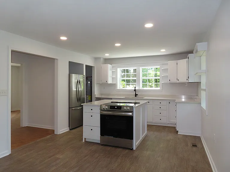 124 Brownville St — Photo 4