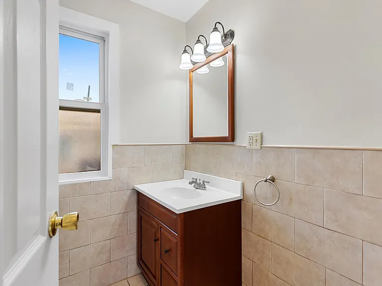 28 Ripley St #2 — Photo 9