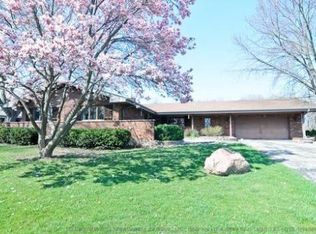 13 Orchard Ln, Hawthorn Woods, IL 60047