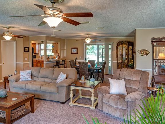 3rd image of 3611 Red Oak Cir W