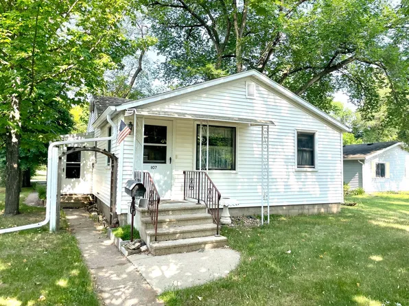 1107 Wilson St NE, Menomonie, WI 54751