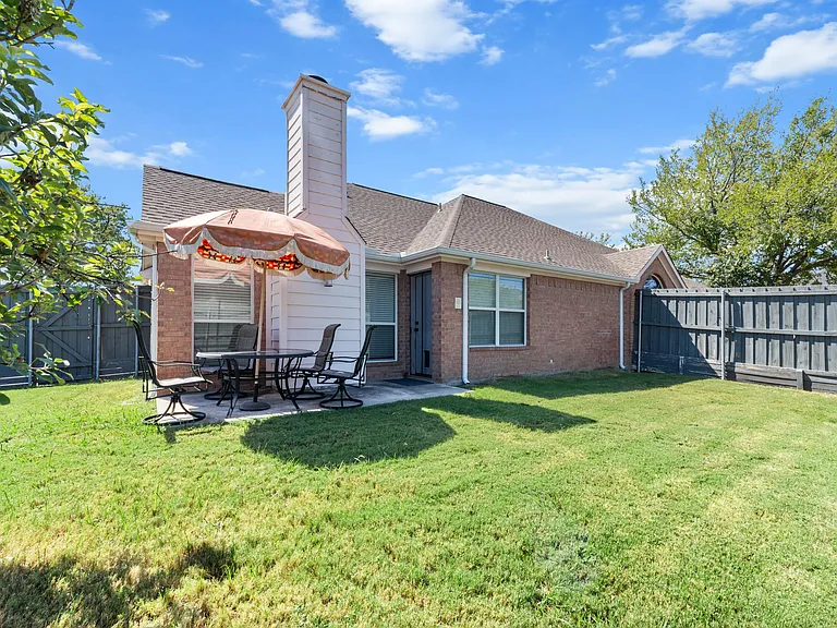 11350 Balcones Dr — Photo 30