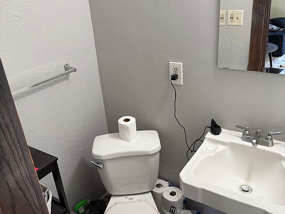 2nd image of 2530 Dupont Ave S APT 202