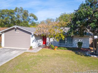 6639 Spring Hollow Dr, San Antonio, TX 78249