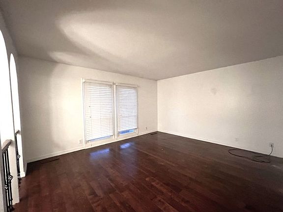 4th image of 2627 N 124th Cir